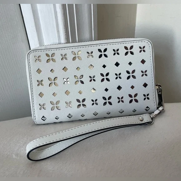 Michael Kors White and Sliver Cut-Out Wallet EUC - Picture 3 of 7